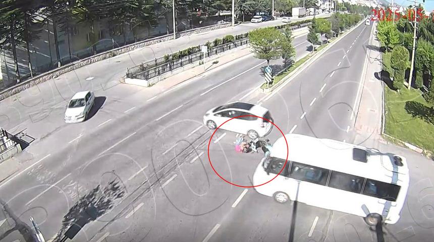 Kütahya’da meydana gelen 3 ayrı motosiklet kazası kameraya yansıdı