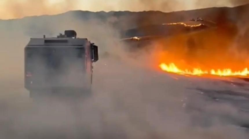 Anız ve orman yangını geceyi aydınlattı, TOMA ile müdahale devam ediyor