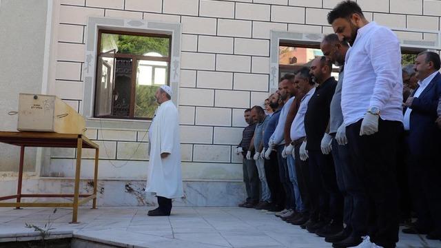 Gümüşhane’de kene ısırması sebebiyle hastanede tedavi gören bir kişi hayatını kaybetti