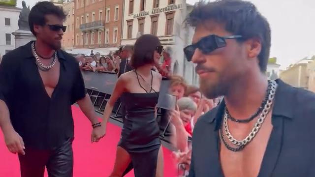 Can Yaman sevgilisi Sara Bluma ile pozlarını paylaştı! Sevgilisinin eteğini sıyırıp verdiği poz eleştirildi