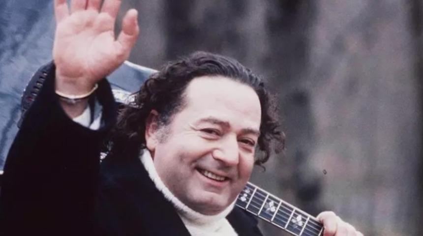 Kayahan vefatının 10. yılında AKM'de anıldı! 