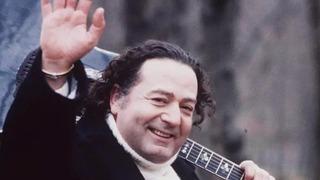 Kayahan vefatının 10. yılında AKM'de anıldı! 