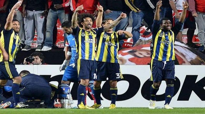 Fenerbah&ccedil;e'de b&uuml;y&uuml;k isyan!