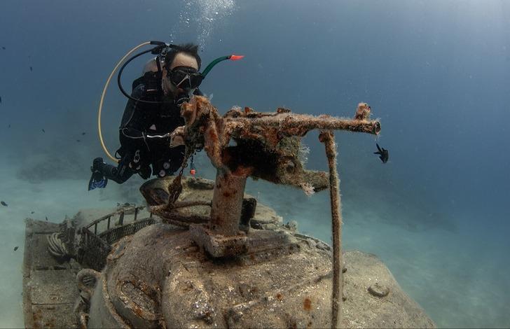İlk defa bu kadar net görüntülendi! Denizin altındakileri görmek için sıraya giriyorlar... G2