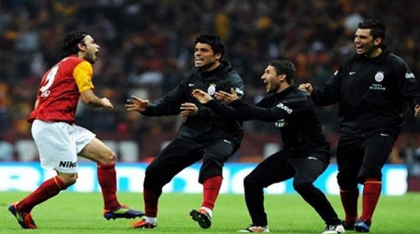 Old Trafford'da Sel&ccedil;uk'a takip..