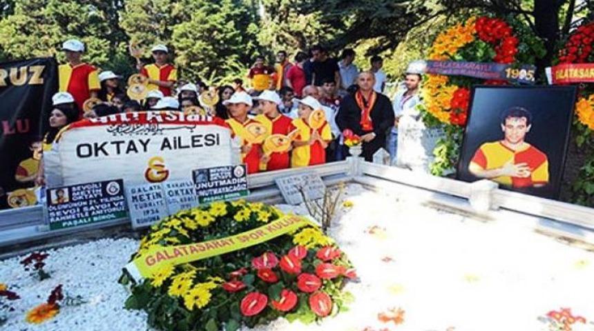 'Ta&ccedil;sız Kral' anıldı.!