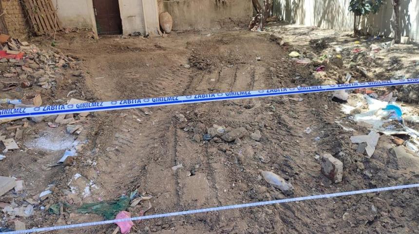 Yalnız yaşayan yaşlı kadının evinden 13 kamyon çöp çıktı