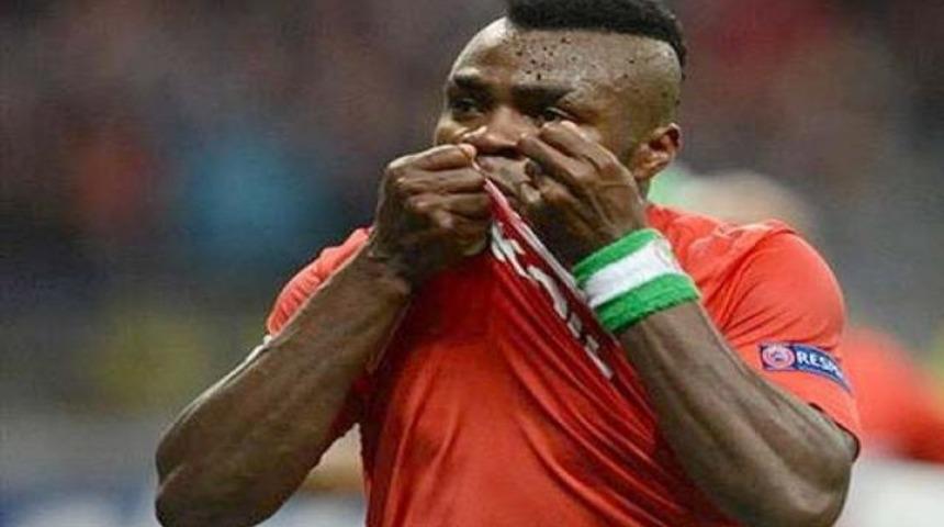 Fenerbah&ccedil;e'den Emenike i&ccedil;in son teklif