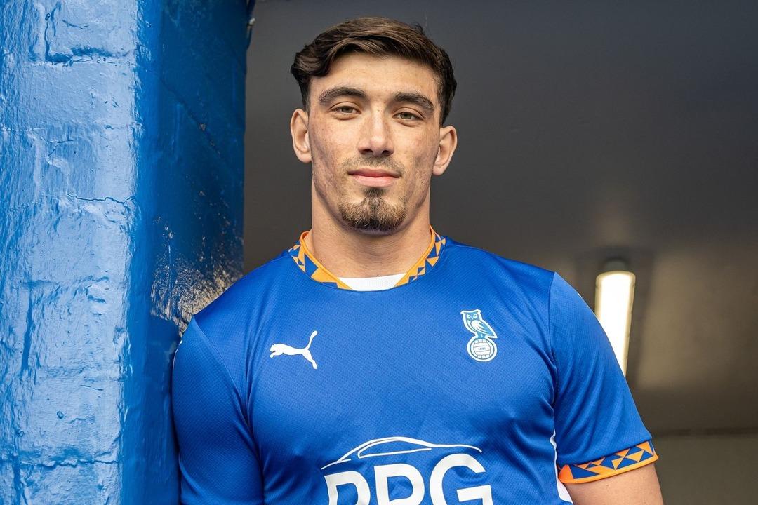 İngiliz futbolcu havuz başında kadına sandalye fırlattı! Skandal görüntüler gündem oldu 3