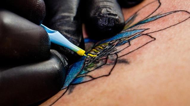 Yeni bilimsel araştırma: Dövme kansere neden olur mu? 