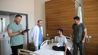 Av tüfeğinin ateş almasıyla parçalanan eli, vücudundan alınan parçalarla birleştirildi