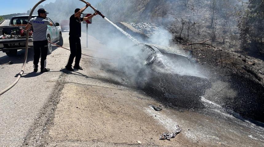 Çanakkale'de alev alan otomobilde 1 kişi hayatını kaybetti
