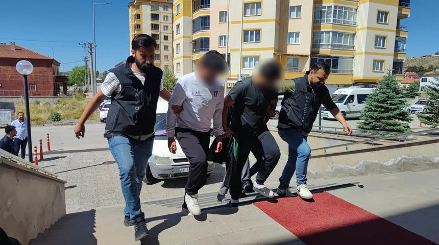 Sivas'ta uyuşturucu operasyonu! 8 zanlı yakalandı