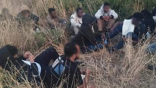 Aydın'da 16 düzensiz göçmen ile 1 insan kaçakçısı yakalandı