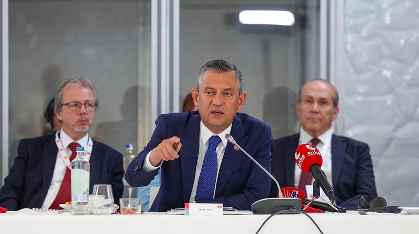 CHP lideri Özel, Avrupa'da temaslarını sürdürüyor