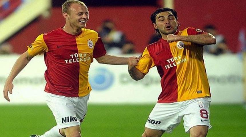 Sel&ccedil;uk, Hagi'yi yakaladı!