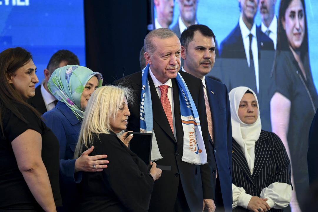 Cumhurbaşkanı Erdoğan: "Gündemlerinde rant var, bant var, butlan var hatta mutlak butlan var ama hizmet yok, eser yok, kentsel dönüşüm hiç yok" 1