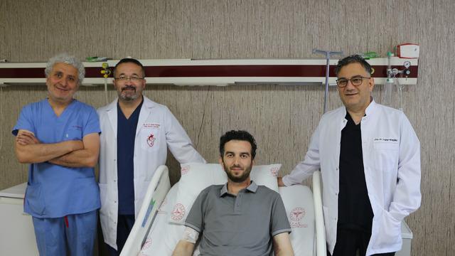 Rize'de aort damarında yırtık oluşan hasta hibrit yöntemiyle tedavi edildi