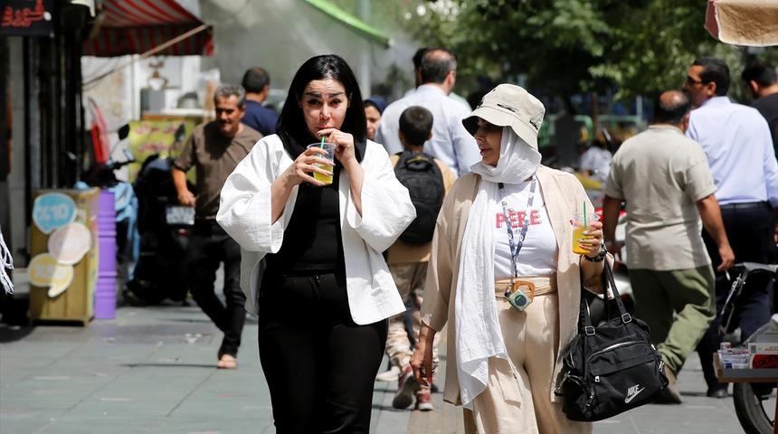 İsrail'in saldırılarına uğrayan Tahran’da hayat normale dönüyor