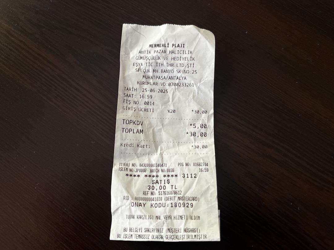 1200xauto Antalya plajlarında şaşkına çeviren tarife! Hem mesai ile çalışıyor hem de euro ödeniyor: "Turistlere ayrı Türklere ayrı fiyat"