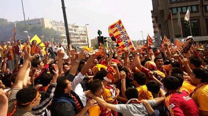 Galatasaray taraftarı otele akın etti