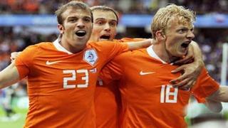 Transfer bombasını Kuyt patlattı!