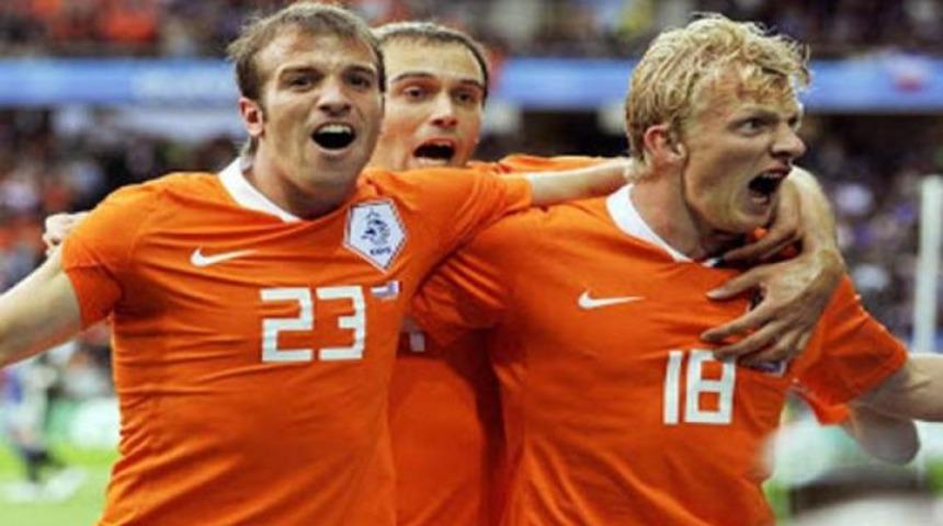 Transfer bombasını Kuyt patlattı!