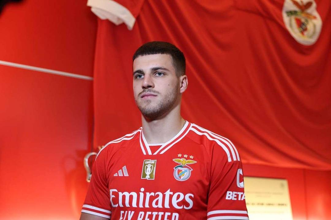Beşiktaş dan Benfica nın sol beki Jurasek e teklif... Oyuncu her an siyah beyazlı formayı giyebilir! 1