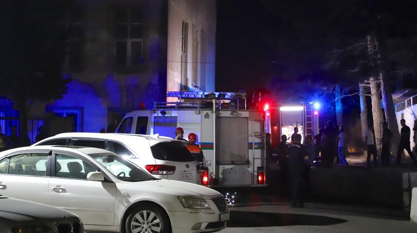 Bakü'de film stüdyosunda meydana gelen patlama sonucu yangın çıktı