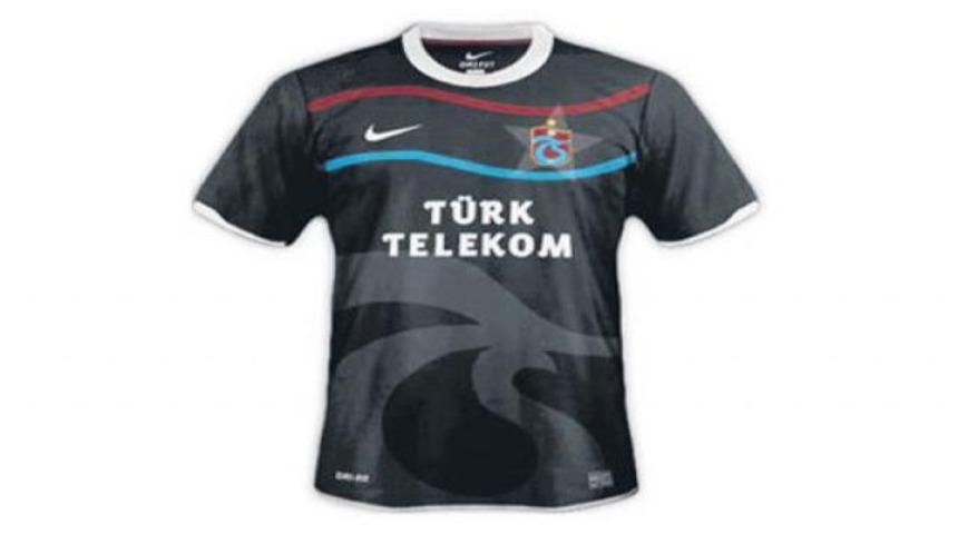 Tepki i&ccedil;in siyah forma!