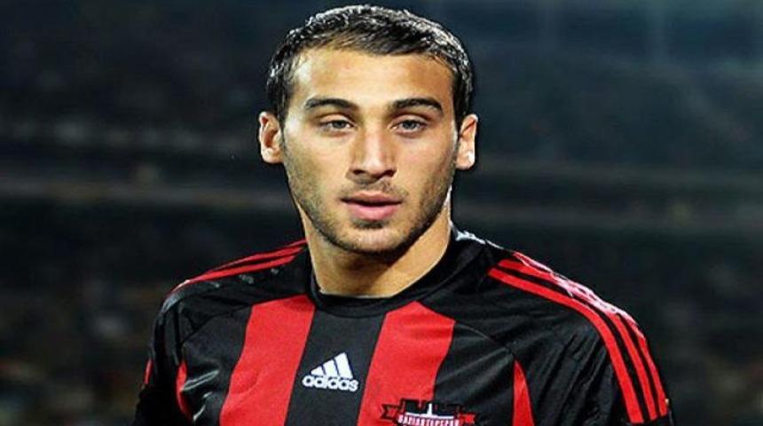 Cenk ve Serdar'dan vazge&ccedil;ildi!