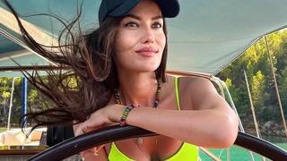 Fahriye Evcen makyajsız halini paylaştı! Beğeni yağdı