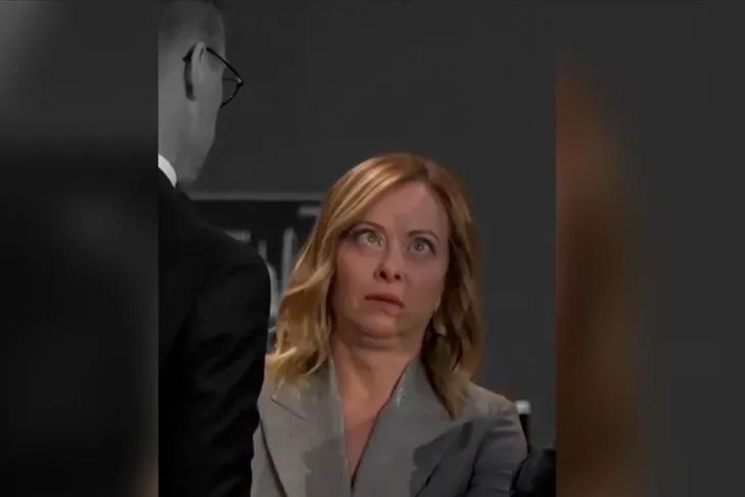 İtalya Başbakanı Giorgia Meloni’nin yüz ifadesi ve mimikleri gündem oldu! Kimse ne olduğunu anlayamadı! Dikkat çeken anlar... 3