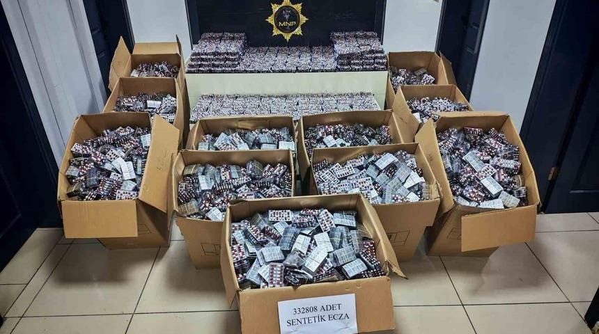 Dronla takip edilen kamyonette 332 bin adet sentetik ecza ele geçirildi