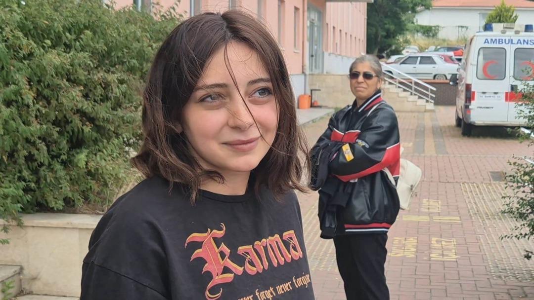 1200xauto YKS'yi 1 dakikayla kaçıran Elif, sosyal medyada gündem oldu! Binlerce takipçiye ulaştı