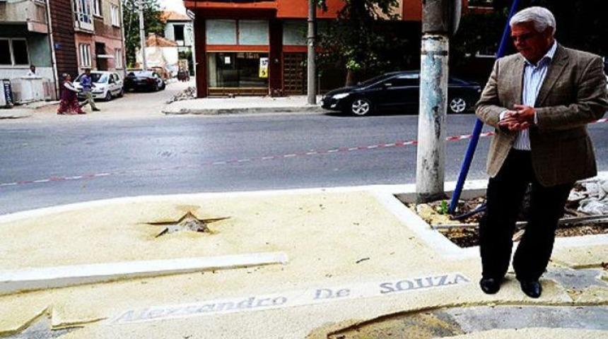 Alex'in adını bakın nereye yazdılar