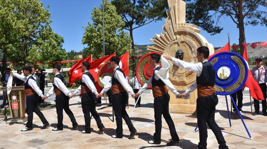 Atatürk'ün Sivas'a gelişinin yıl dönümü törenle kutlandı