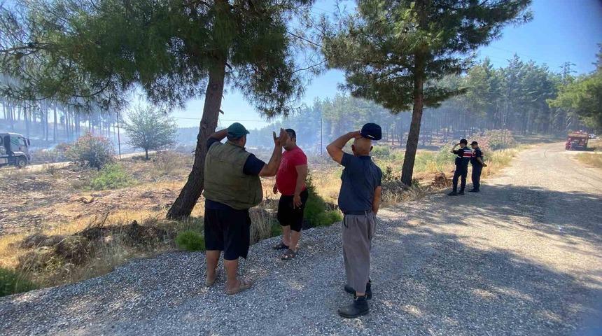 Antalya Aksu’da orman yangını kontrol altına alındı