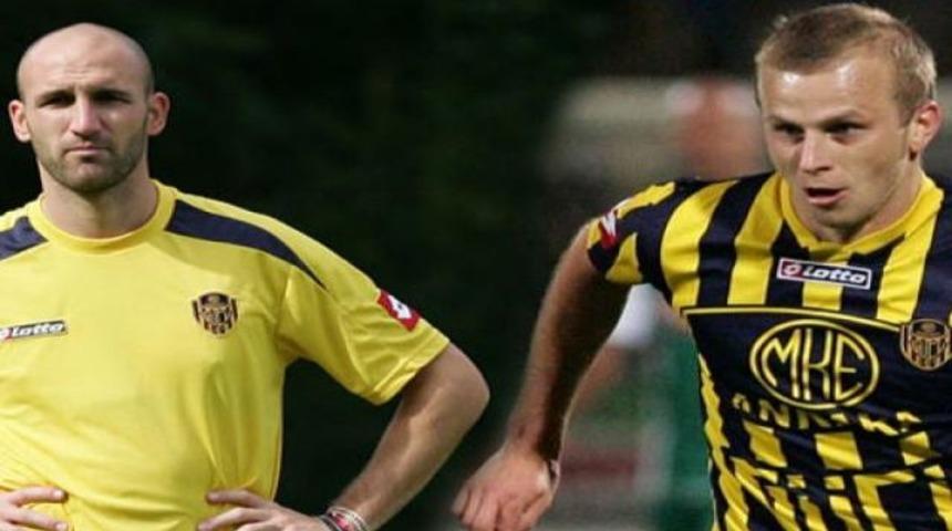 İki futbolcu borsaya bildirildi!