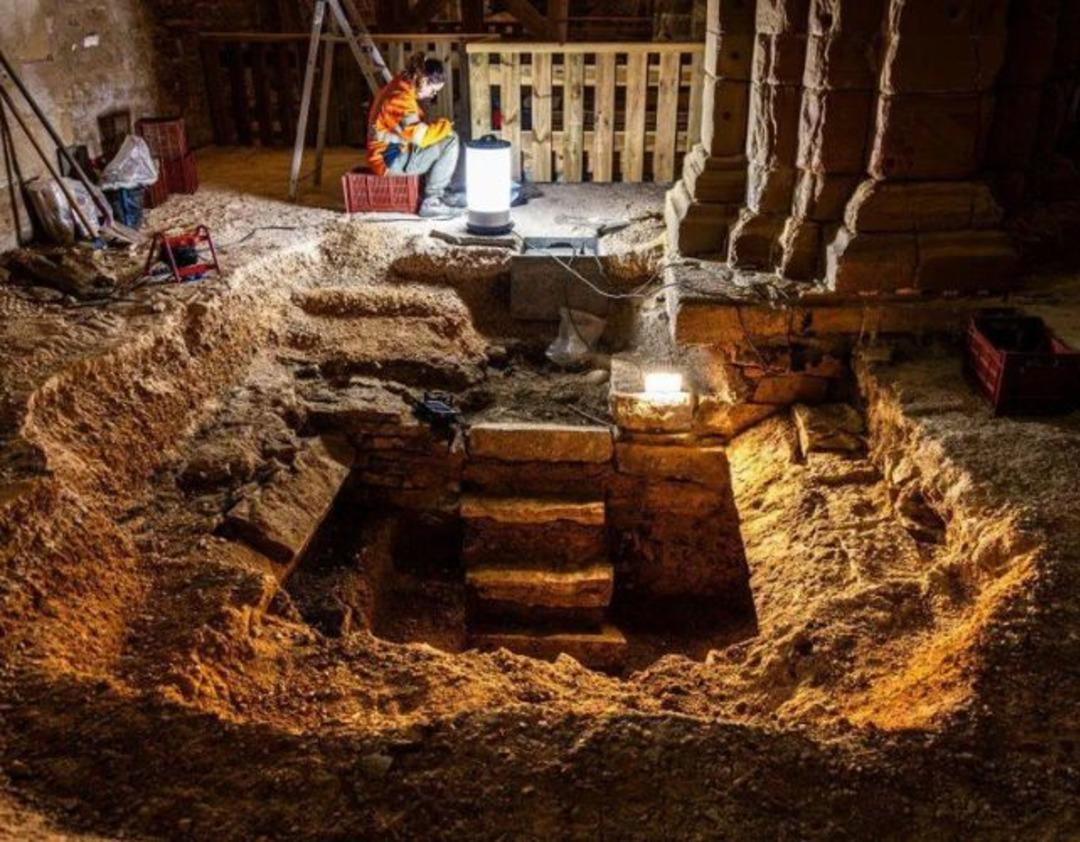 Isıtmalı beton döşenmişti! Altından 400 yıllık tarih çıktı! Mühürlü halde bulundu... 1