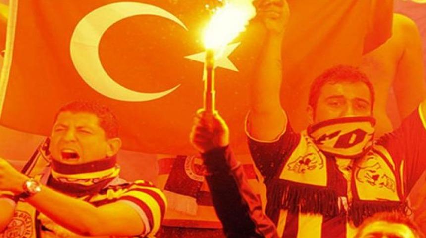 "İsteyen T&uuml;rk bayrağı getirebilir"