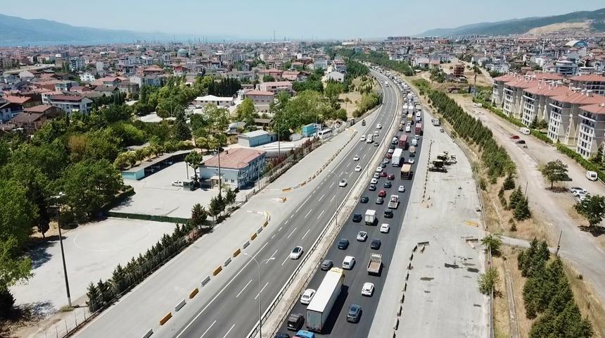 Anadolu Otoyolu'nun Kocaeli kesimindeki kaza ulaşımı aksattı