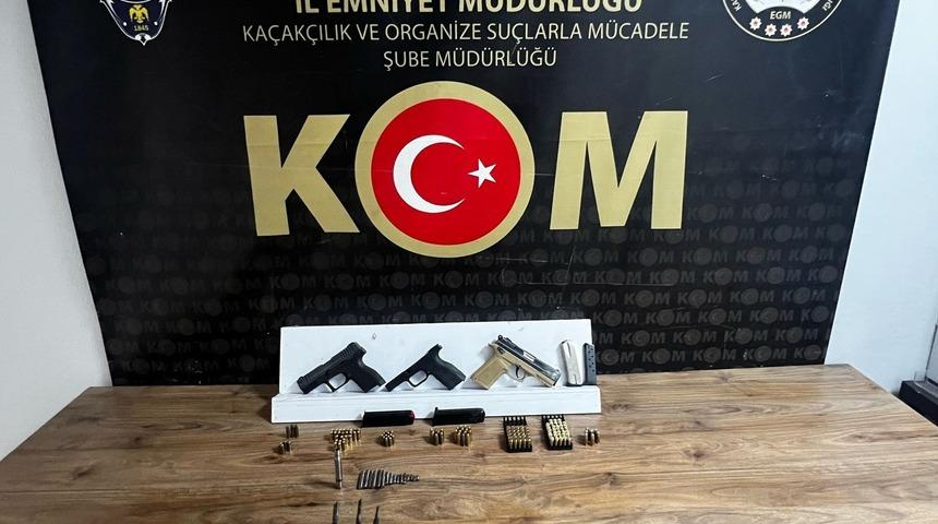 Sakarya'da silah kaçakçılığı operasyon! 4 zanlı yakalandı