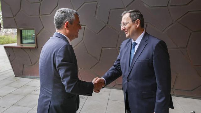 CHP Genel Başkanı Özel, Türkiye'nin Berlin Büyükelçisi Turan'ı ziyaret etti