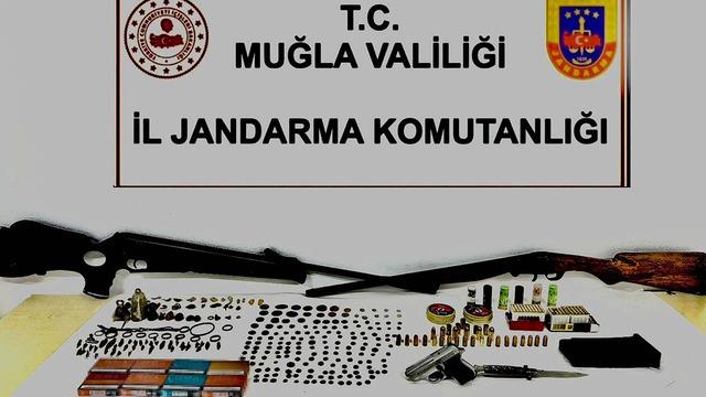 Muğla'da tarihi eser ve ruhsatsız silah operasyonu! Gözaltılar var