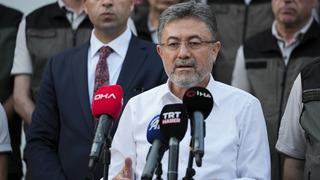 Bakan Yumaklı'dan orman yangını açıklaması: Bugün 67 yangın çıktı, 3'ü kontrol altına alındı bir tanesi devam ediyor