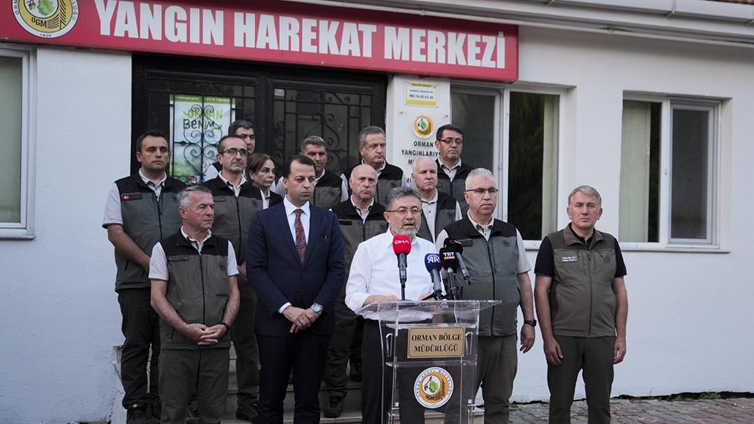 Bakan Yumaklı dan orman yangını açıklaması: "Bugün 67 yangın çıktı, 3 ü kontrol altına alındı bir tanesi devam ediyor" 1