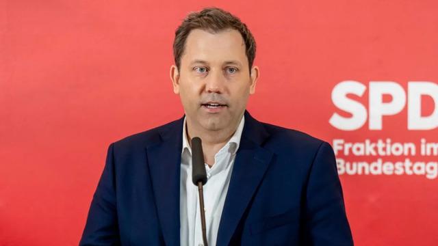 Almanya'da SPD'nin eş genel başkanları Bas ve Klingbeil oldu