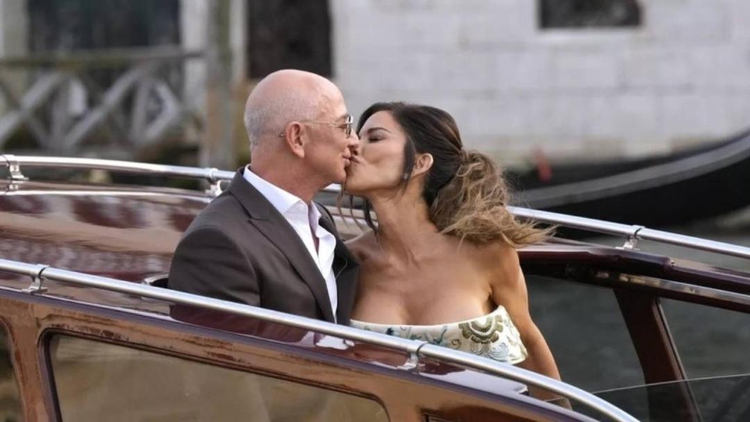 Protestolarla başlamıştı! ABD li milyarder Jeff Bezos evlendi! Hediye yerine bakın ne istedi 7