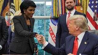 Barış anlaşması imzalanıyordu! Donald Trump muhabire bakın ne dedi! Oval ofisteki şaşırtan anlar...